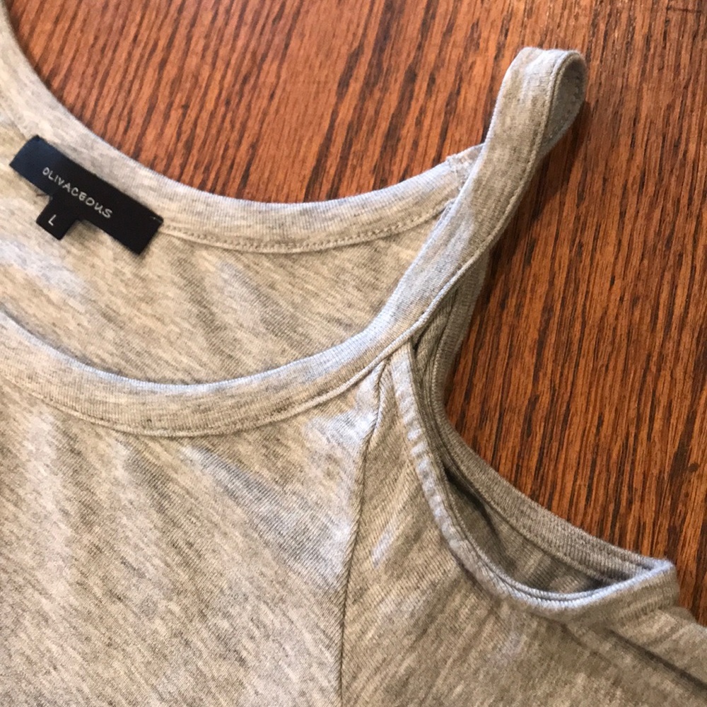 Olivaceous Shoulder Peep